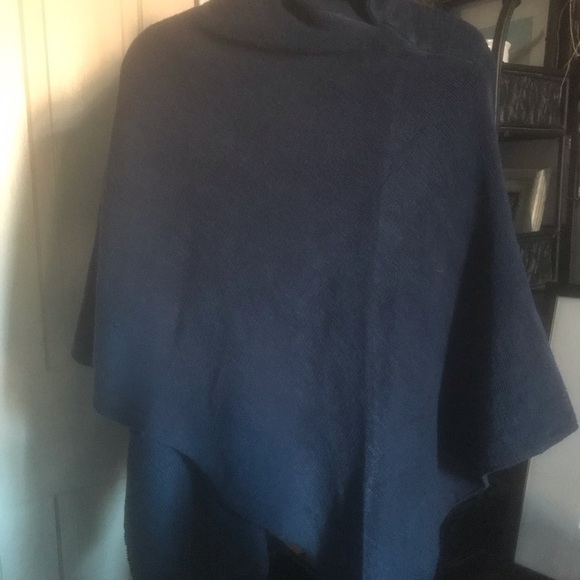 Seattle Seahawks Team Poncho - Picture 2 of 6